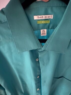 Van Heusen Men's Teal Green Casual Button-Down Shirt